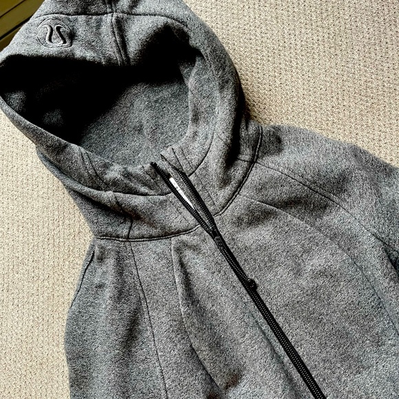 Gray Lululemon scuba full zip sweater, size 6 - Picture 2 of 2